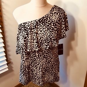NWT Chaps One Shoulder Black & Cream Top. Size XL